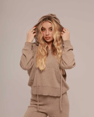 bezowa-bluza-kaptur-kaszmir